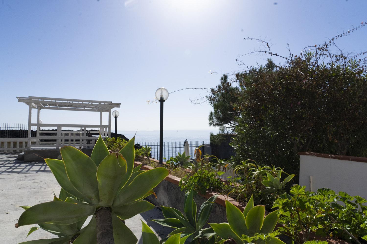 Вилла Li Cuti House - Lungomare Self Check-In Катания Экстерьер фото